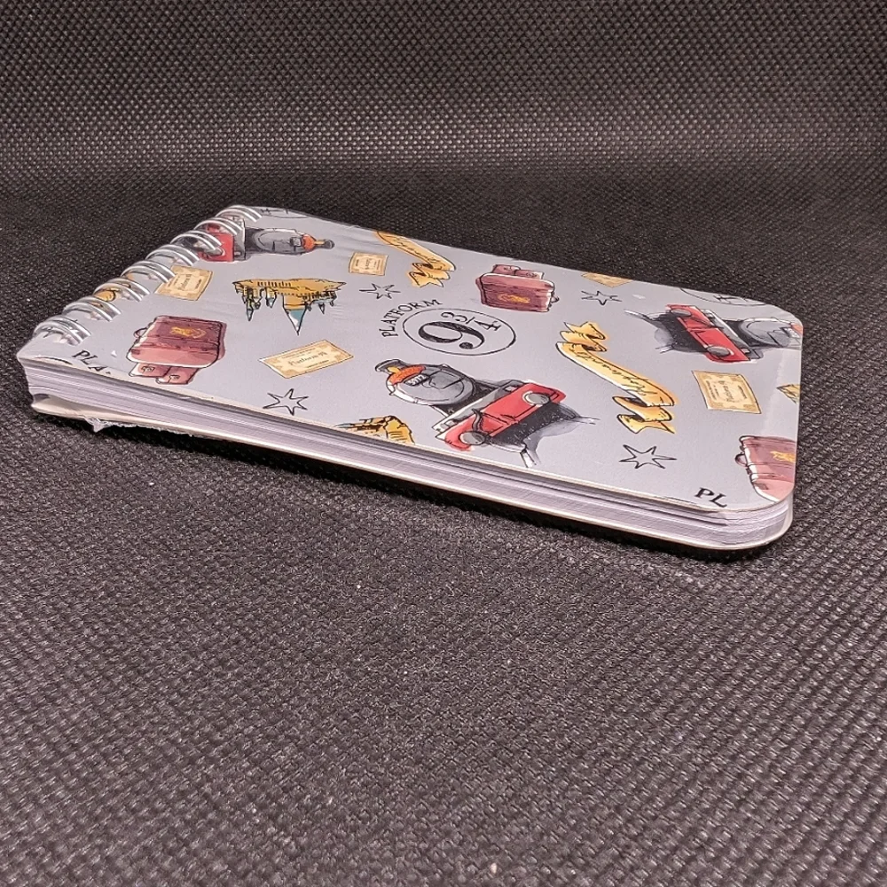 NWT Harry Potter Notepad Platform 9 and 3/4 Design